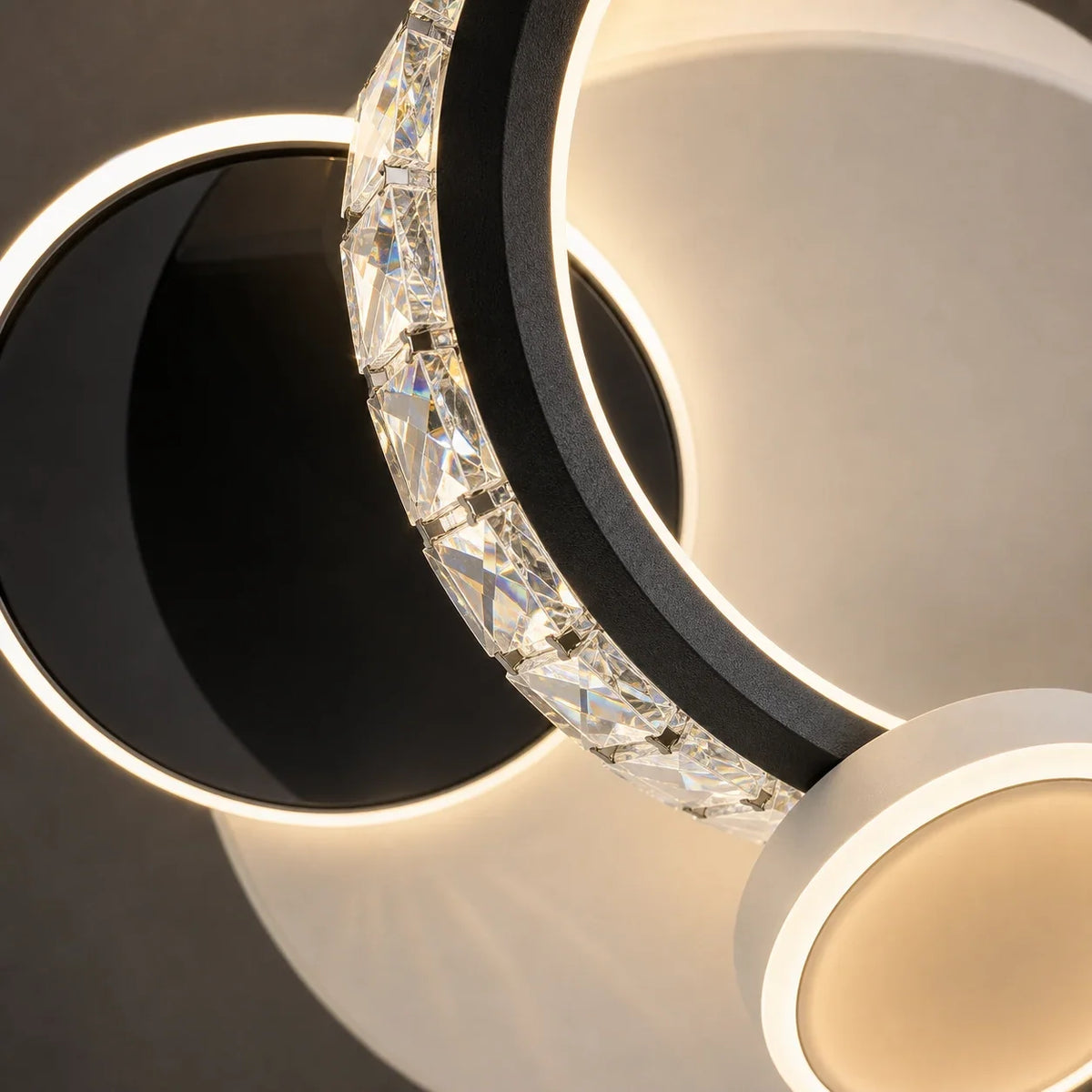 Lustra LED cu cristal PRISMIQ 45W, 3 Cercuri, lumina Rece/Calda/Neutra, Negru, imaginea 2