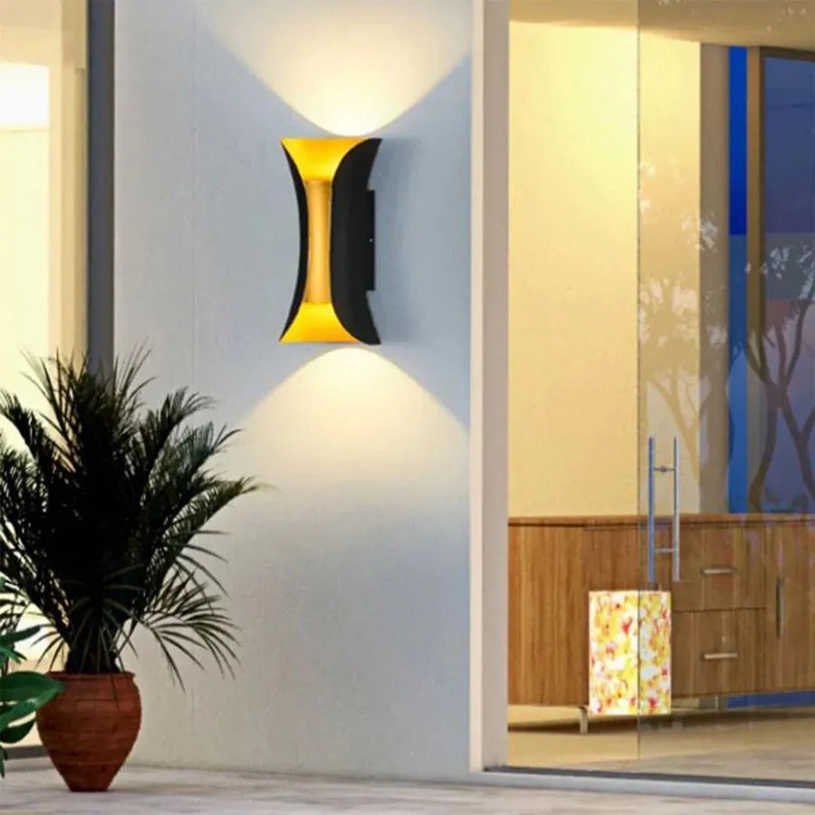 Aplica LED de Exterior Pauline 2, 10W, 20x10, 3000K, Metal, Negru si Auriu, imaginea 1